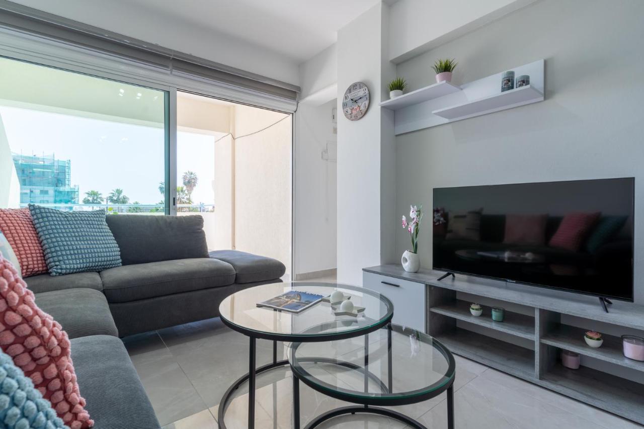 Andrea 3-Bedroom Apt In Mackenzie Larnaca Ngoại thất bức ảnh
