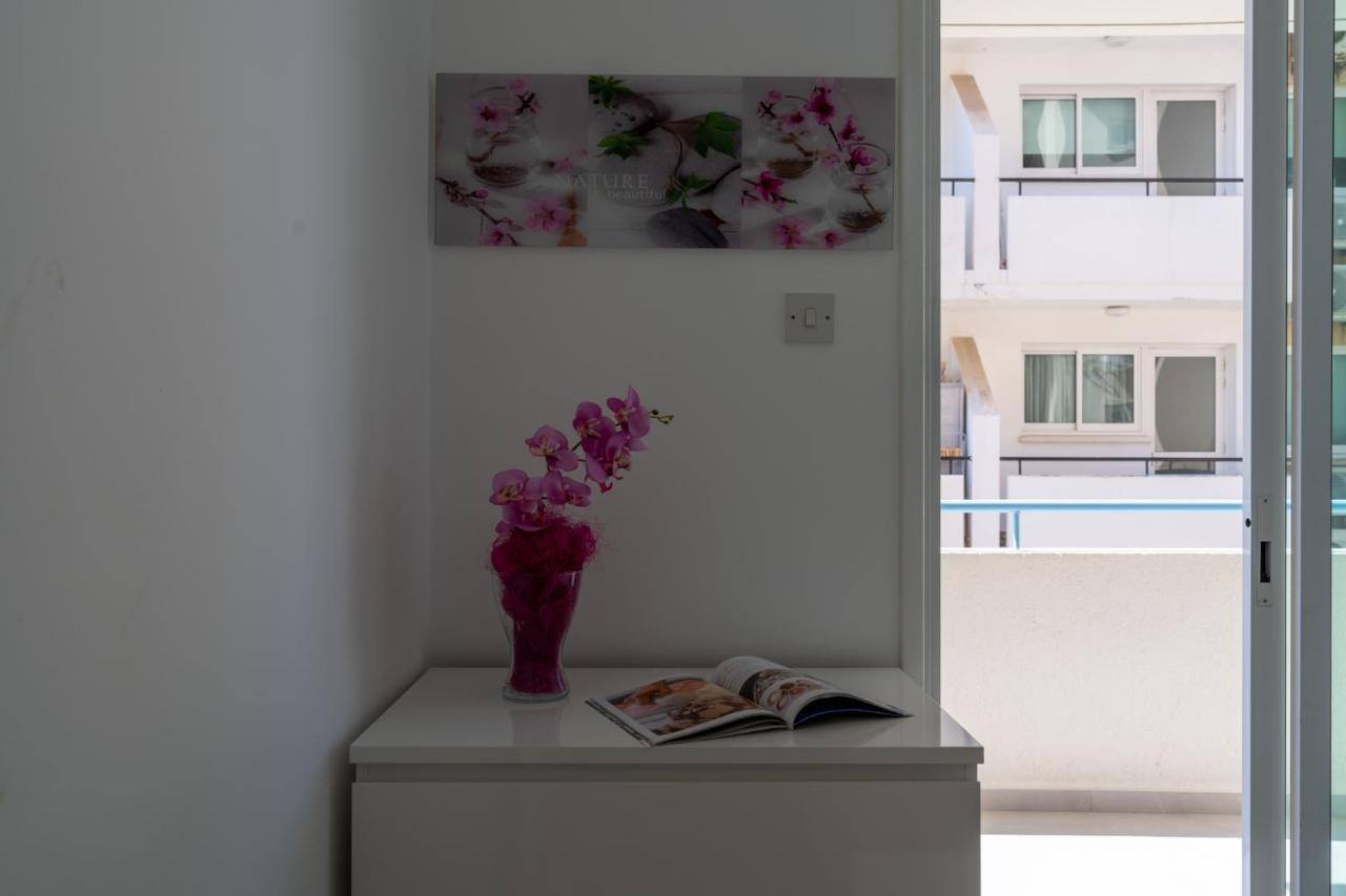 Andrea 3-Bedroom Apt In Mackenzie Larnaca Ngoại thất bức ảnh
