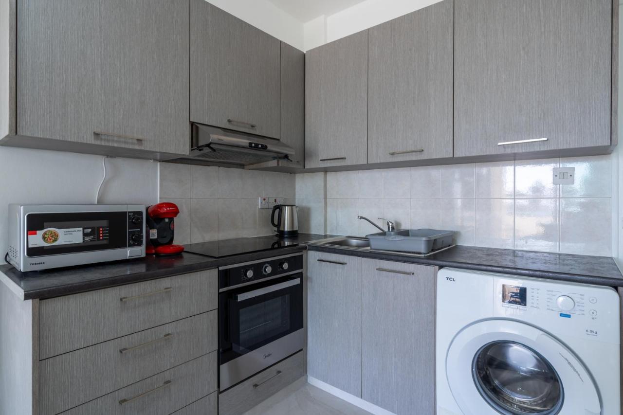 Andrea 3-Bedroom Apt In Mackenzie Larnaca Ngoại thất bức ảnh