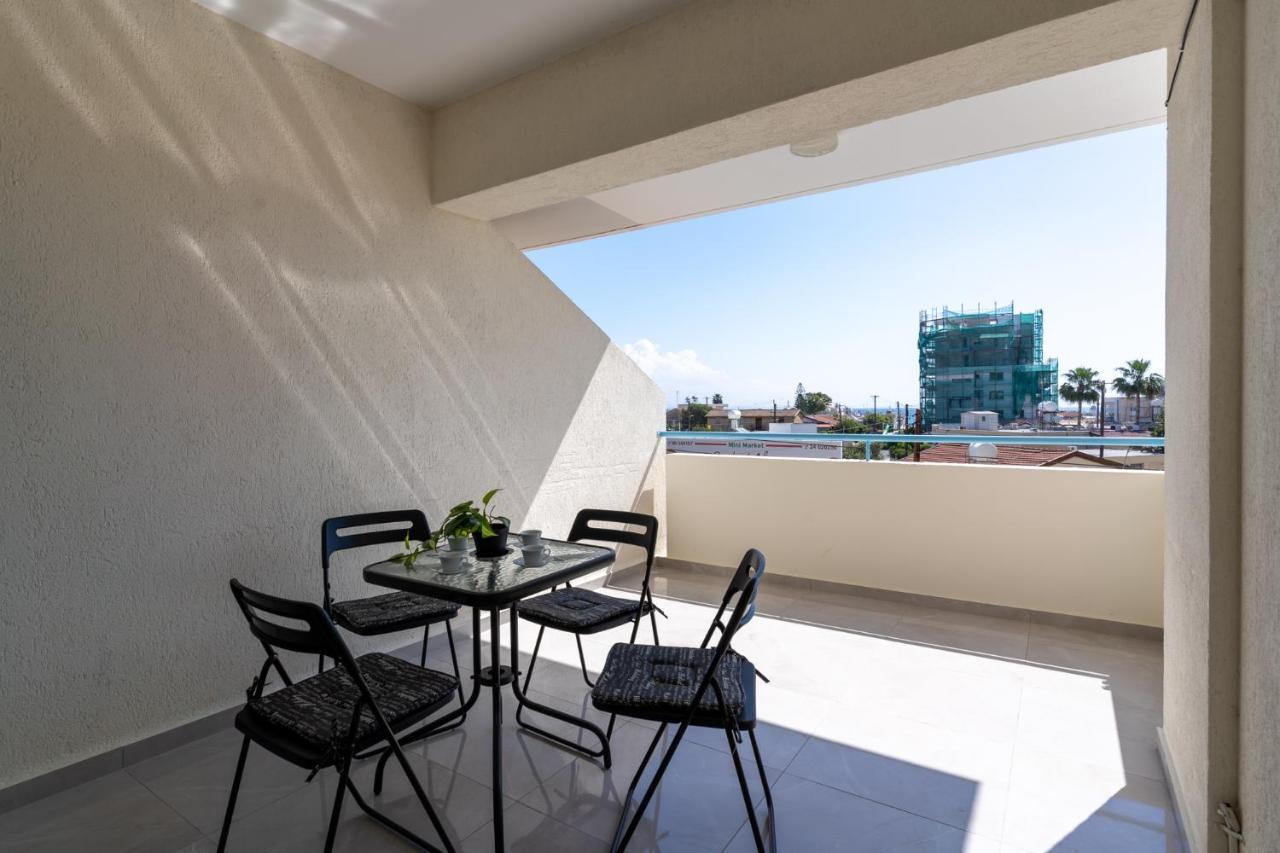 Andrea 3-Bedroom Apt In Mackenzie Larnaca Ngoại thất bức ảnh