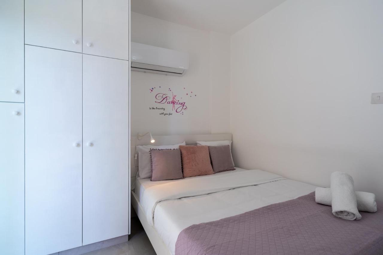 Andrea 3-Bedroom Apt In Mackenzie Larnaca Ngoại thất bức ảnh