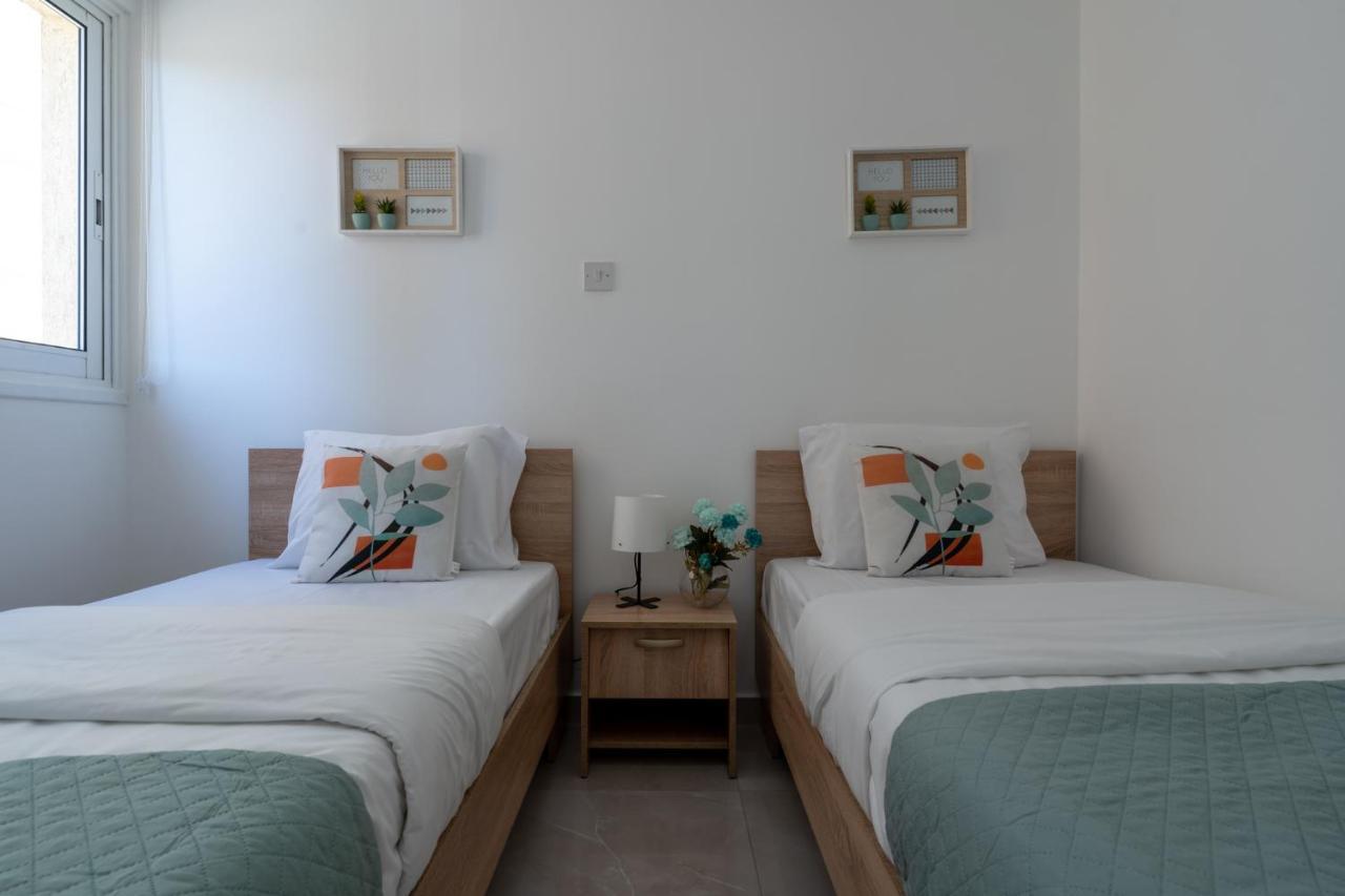 Andrea 3-Bedroom Apt In Mackenzie Larnaca Ngoại thất bức ảnh