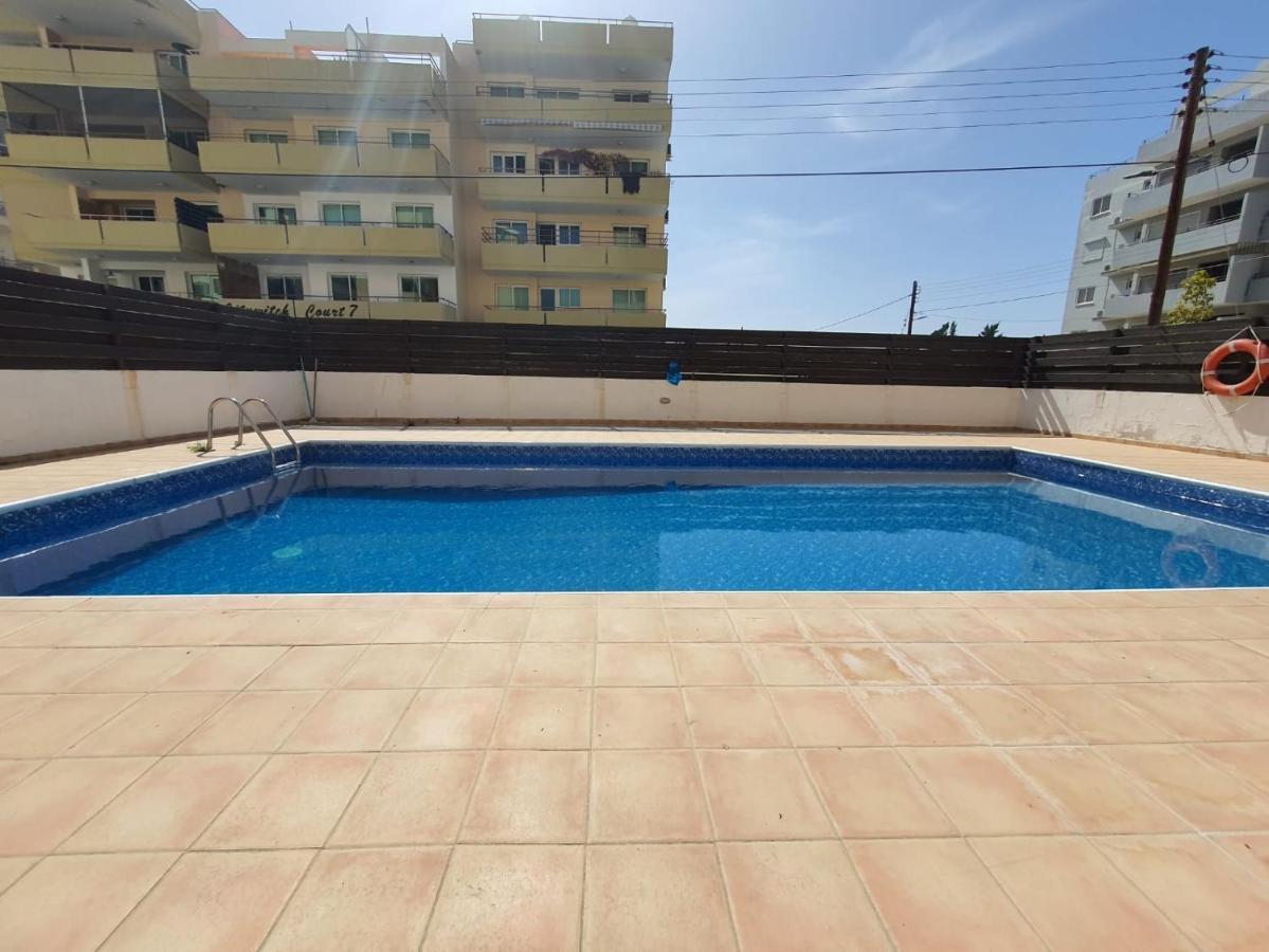 Andrea 3-Bedroom Apt In Mackenzie Larnaca Ngoại thất bức ảnh
