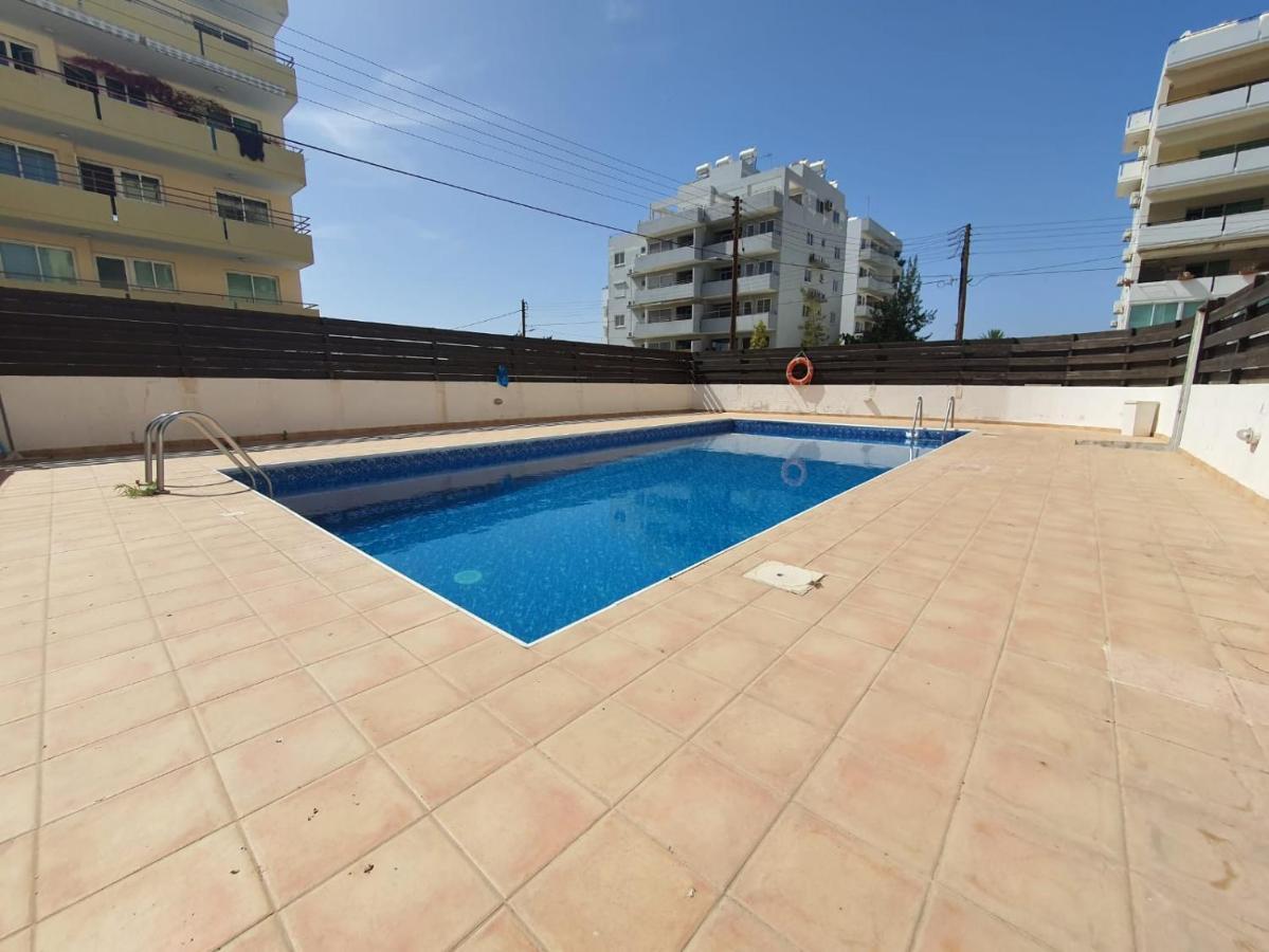 Andrea 3-Bedroom Apt In Mackenzie Larnaca Ngoại thất bức ảnh